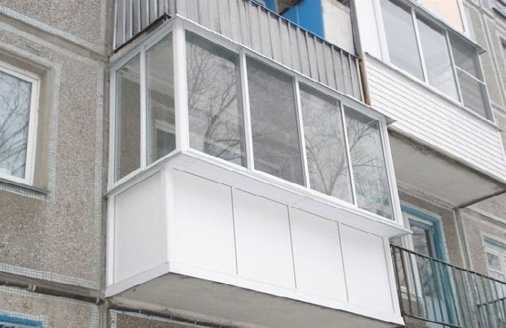 Новые правила остекления и обшивки балконов: как избежать штрафов и неприятностей