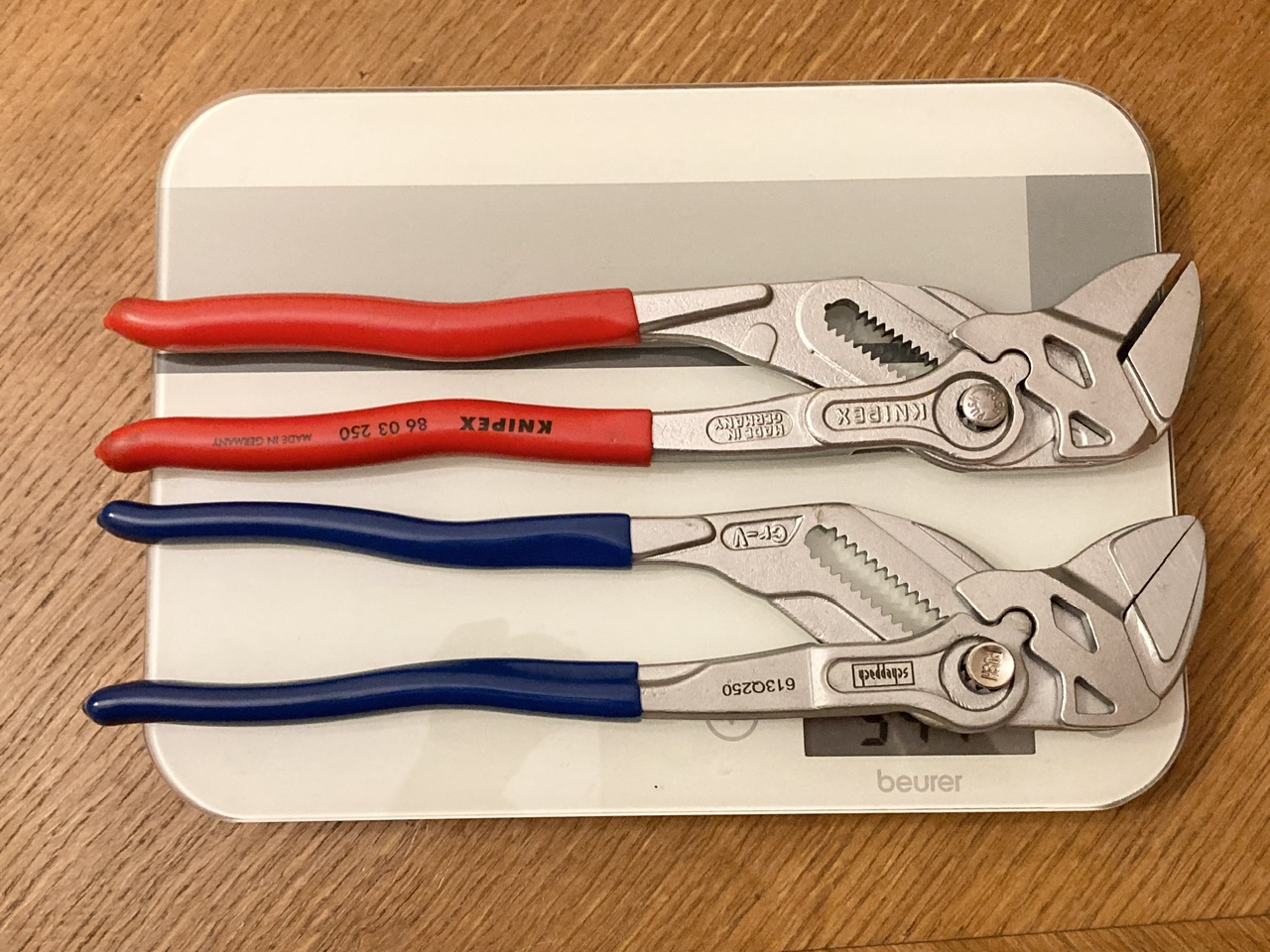 Сравнение и контрольное взвешивание. Немец 548, китаец  467г.