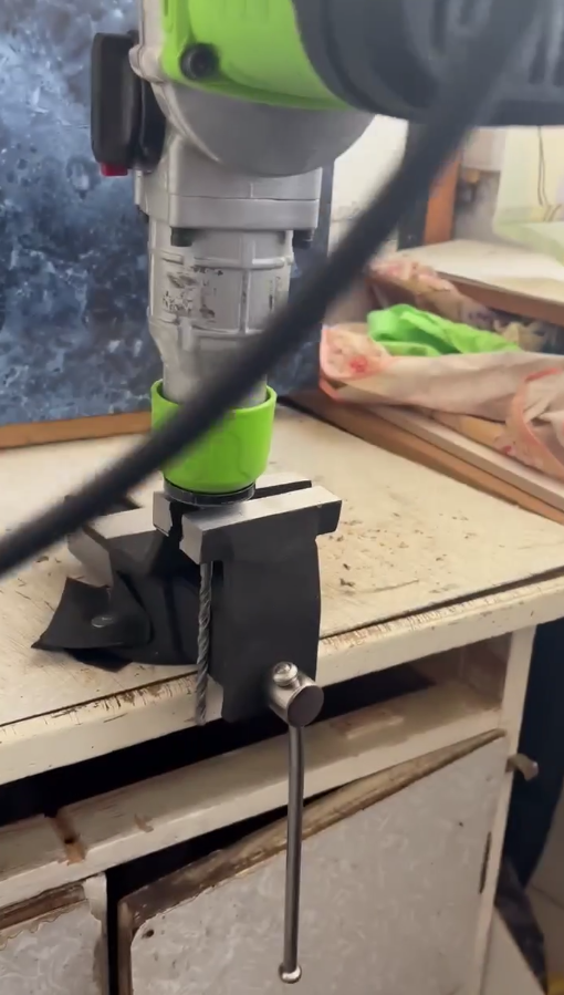 {847FA59F-EE4F-4A85-ACC8-BC030EC8C624}