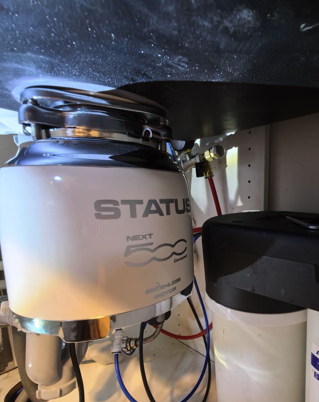 photo_5298642102029850469_y