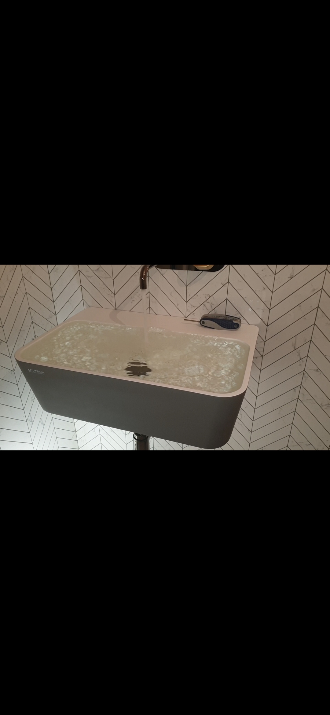 Screenshot_20251126_203830_Gallery