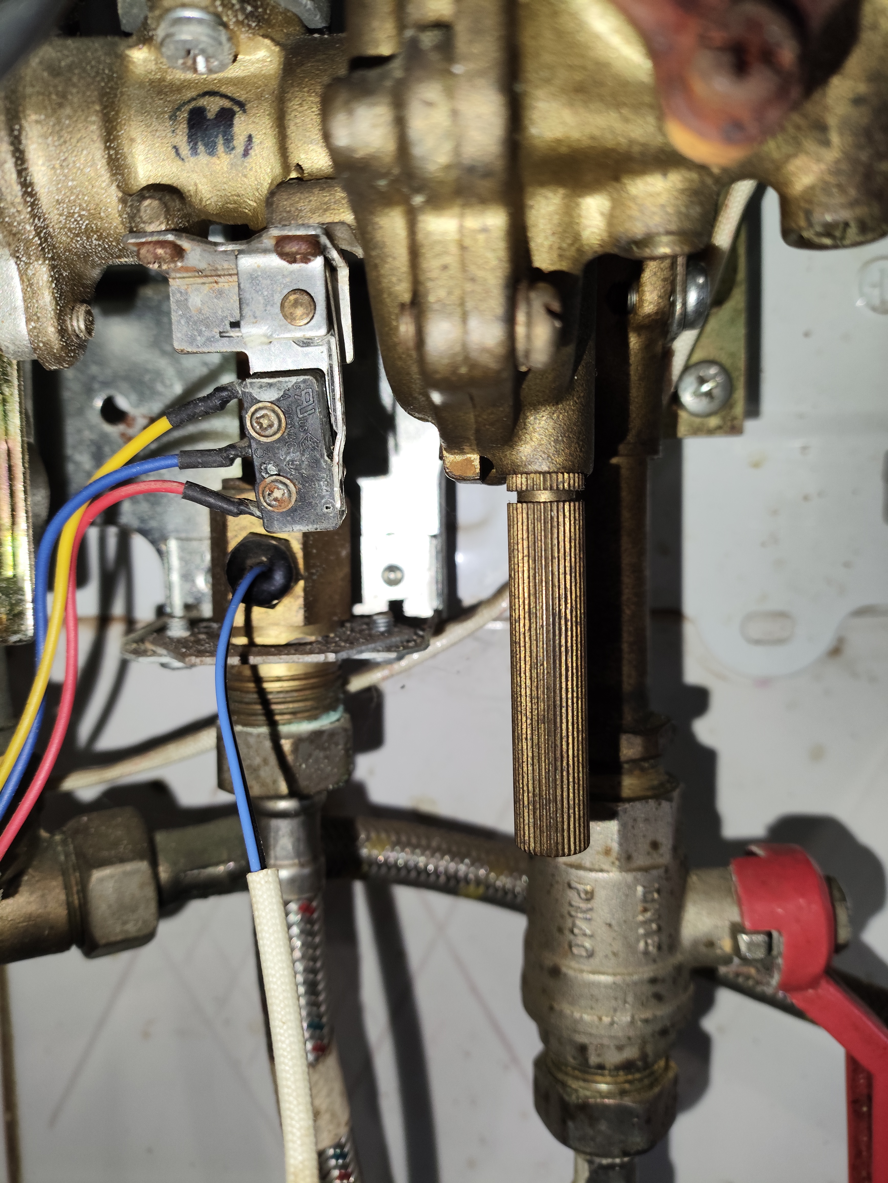 Фото пикника при закрытой воде.