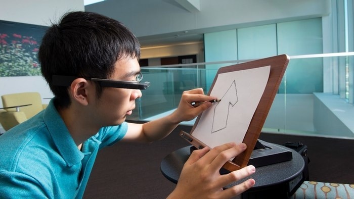 Gabriel – носимая система подсказок для выполнения задач