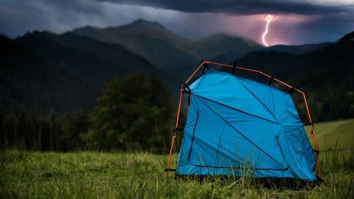 Палатка Bolt tent защитит владельца от удара молнии